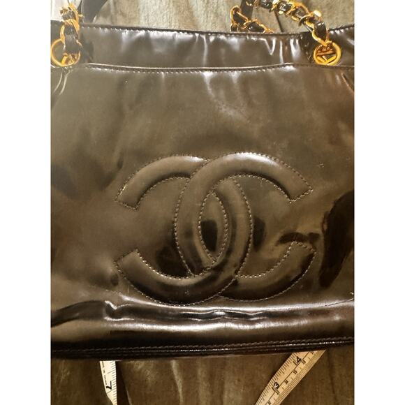 Authentic CHANEL Vintage Black Patent Leather Shoulder Bag 1980s Era - Picture 3 of 15